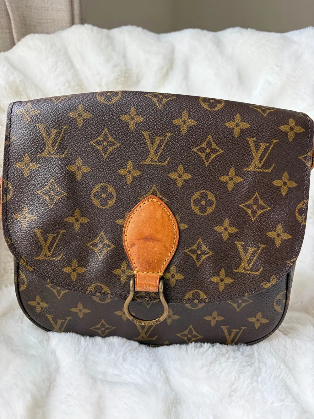 Authentic Louis Vuitton Brown Monogram Saint Cloud GM Crossbody Bag